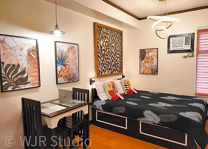 Queen Bed Deluxe- Contemporary Style