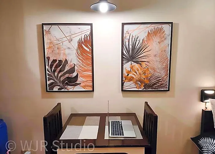 호텔 Queen Bed Deluxe- Contemporary Style